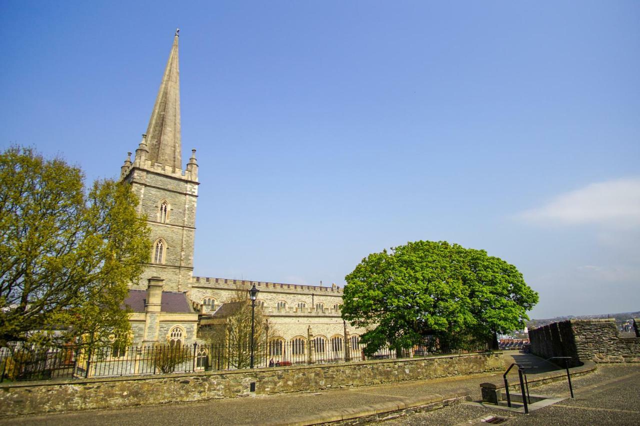 The Church Wall Apartment Derry Extérieur photo