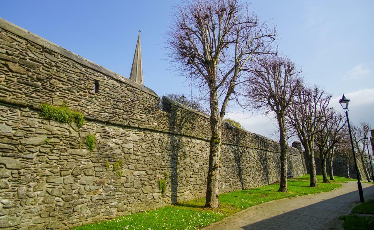 The Church Wall Apartment Derry Extérieur photo